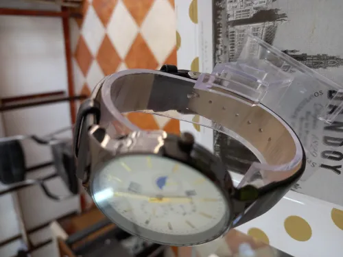 MONTRE VENU DE FRANCE