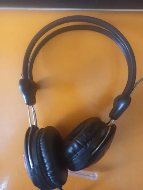 Casques avec micro original en très bonne état 10/10 a vendre a 500DA