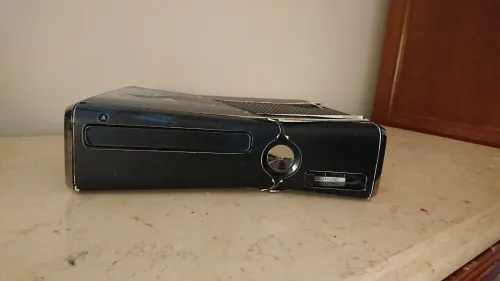 Xbox 360 Slim flashé glitché