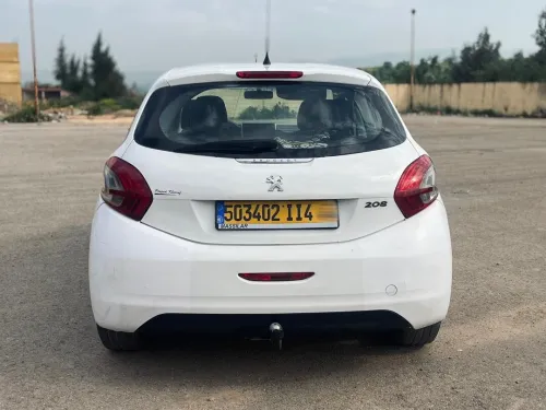 Peugeot 208 2014 Silver Line