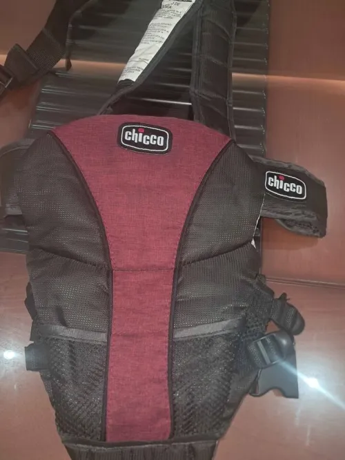 kangourou porte bébé marque Chicco  3 - 11 kg