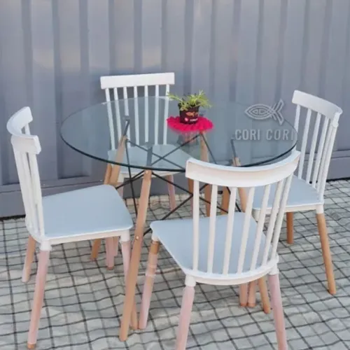 Chaise bistrot en blanc noir gris et Crème