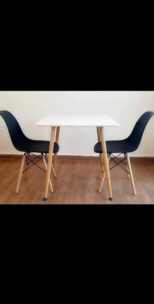 Solde table SCANDINAVE avec  chaise prix imbattable 