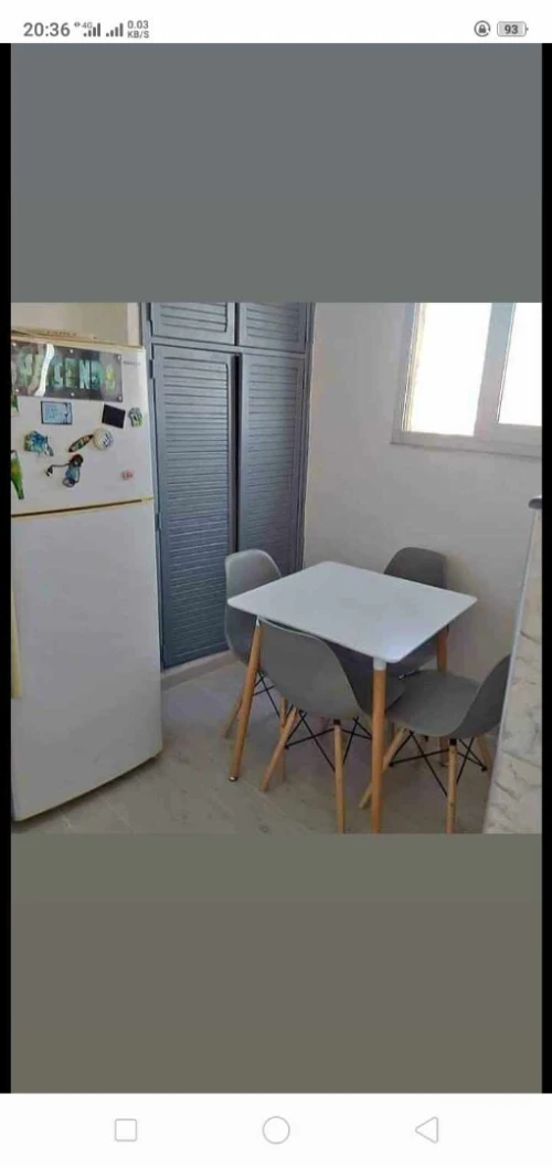 Promo Foire d'Alger : Table Ronde ou Carrée 80 cm + 2 chaises scandinaves