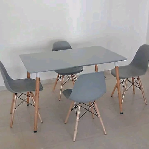 Solde table SCANDINAVE avec  chaise prix imbattable 