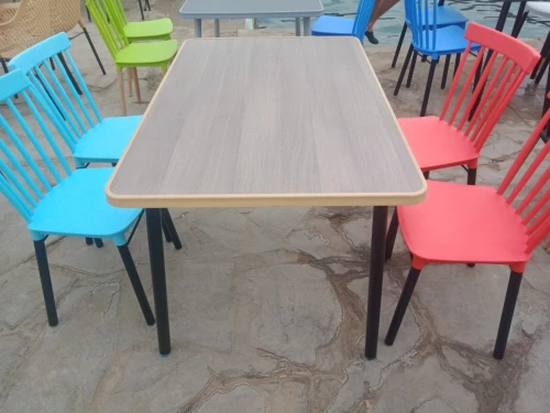 Promo Chaise face plusieurs couleurs