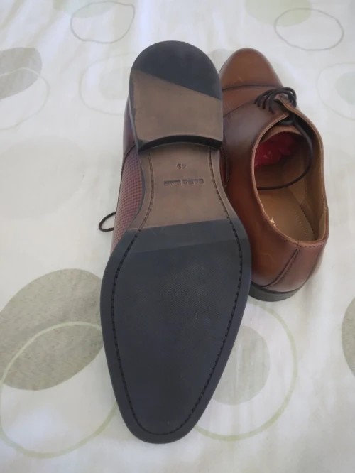 Soulier en cuir originale marque zara taille 43