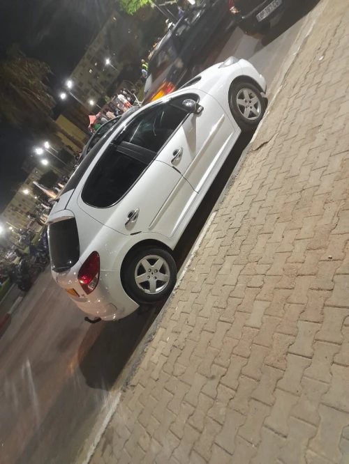 Peugeot 207 2011 