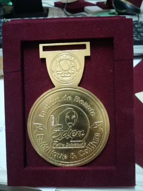 médaille bronze personnalisé et trophée 
