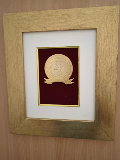 médaille bronze personnalisé et trophée 