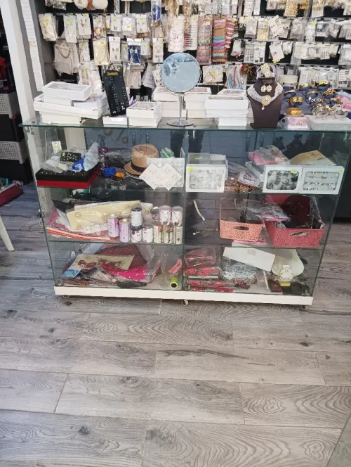 Comptoir et vitrines