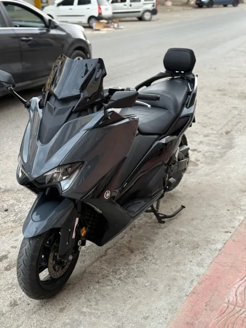 Yamaha Tmax 2022
