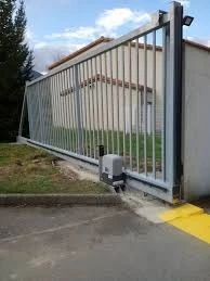 fabrication portail coulissant industriel