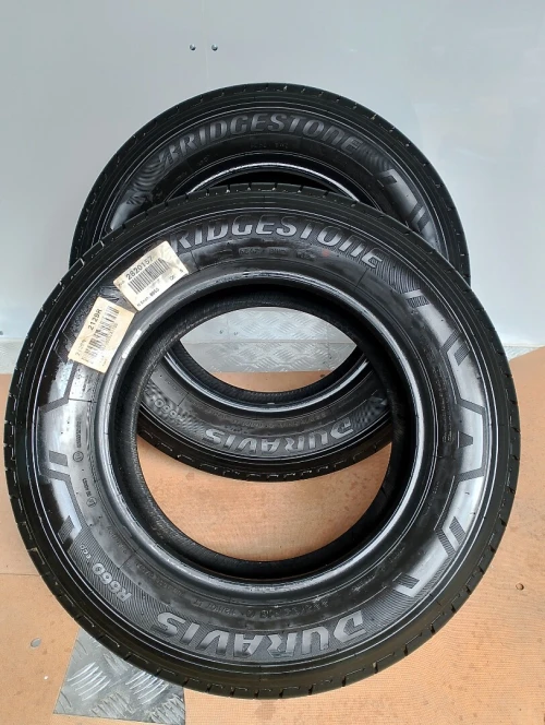 Pneu brigistone jdad pour fourgon master