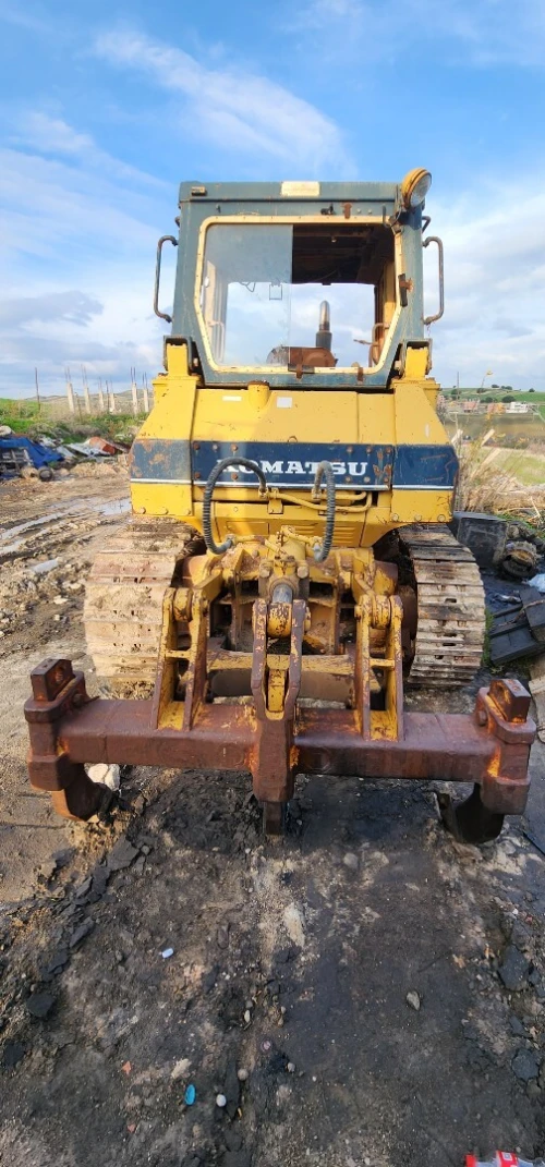 Komatsu Bulldozer D63E 1989