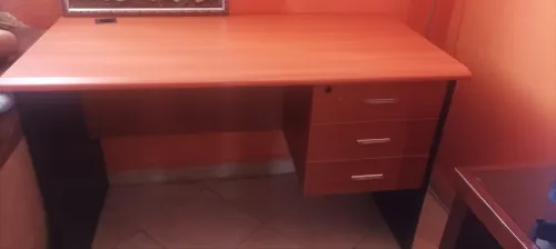 Bibliothèque sghira et bureau 