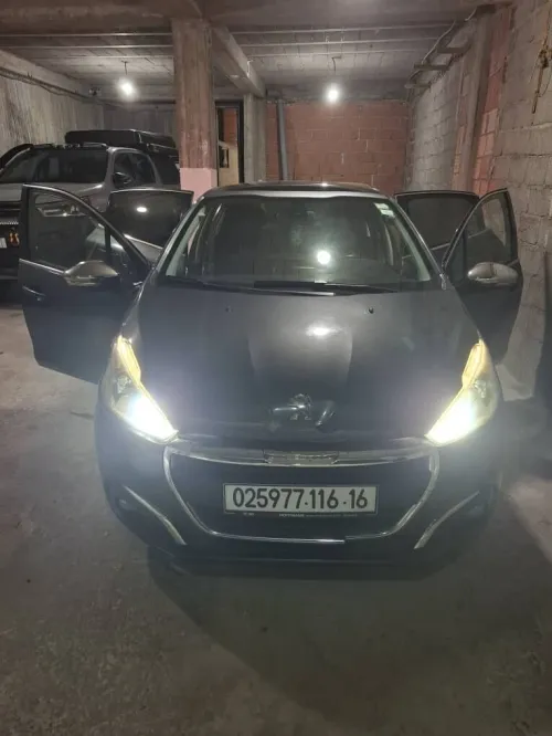 Peugeot 208 2016 Access Facelift