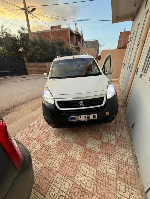 Peugeot Partner 2016 Tepee Allure 