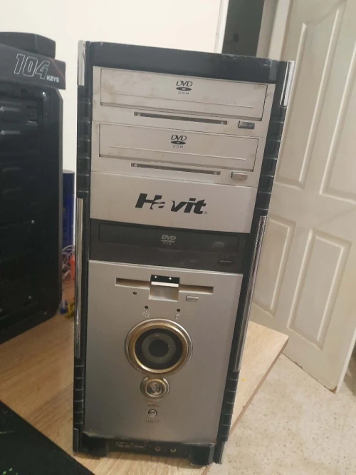 كمبيوتر مكتبي + شاشة 19" Samsung | Pentium E2200 | 4GB RAM | Windows 10