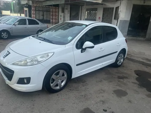 Peugeot 207 2011 