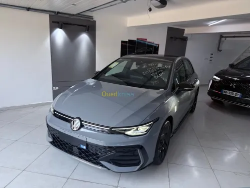 Volkswagen Golf 8 2025 R-line Black édition