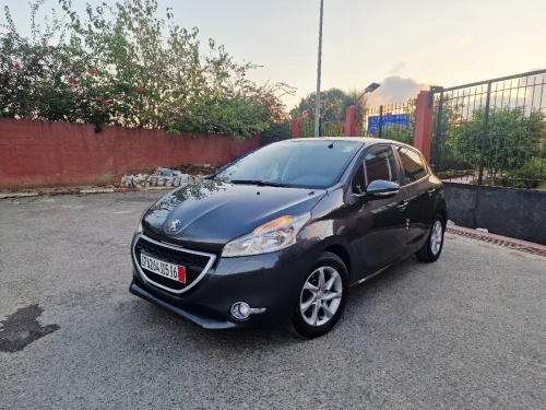 Peugeot 208 2015 Silver Line