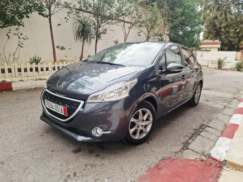 Peugeot 208 2015 Silver Line