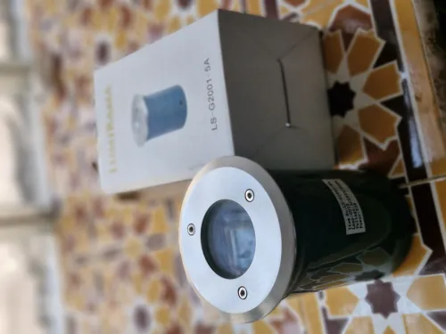 Lampe jardin et piscine neuf 