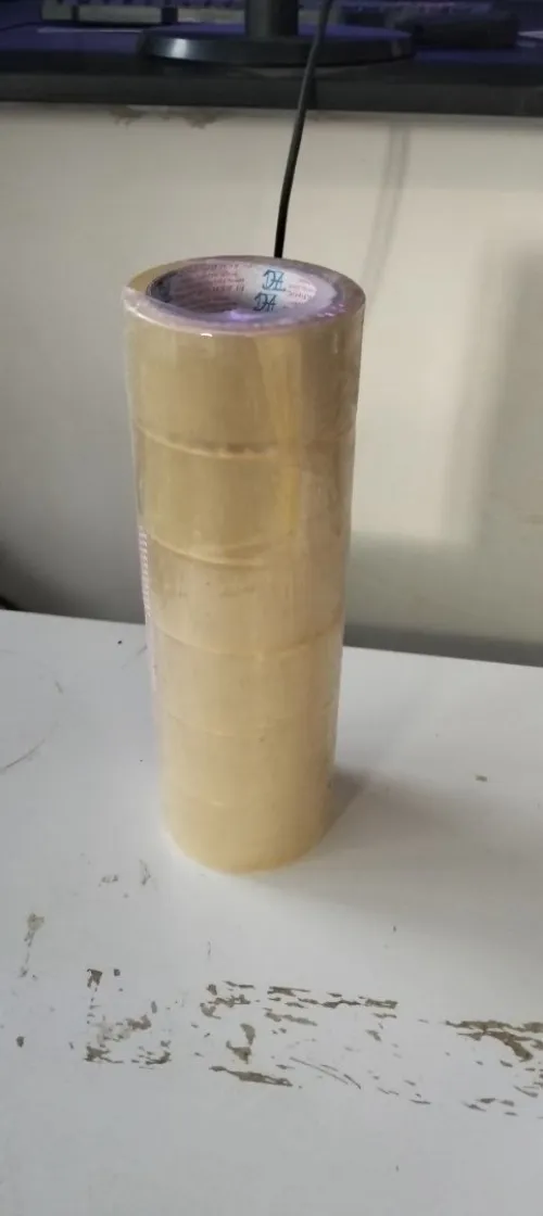 Un stock de ruban adhésive d'emballage