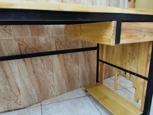 Bureau PC en bois et métal