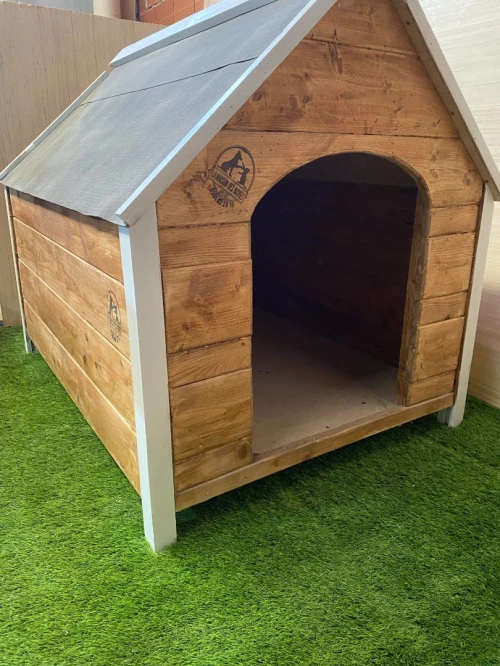 Des niches en bois tres solide pour chiens et chats