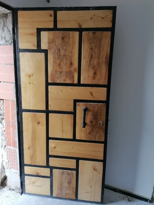 Portes d'entrée lourdes en bois et metal