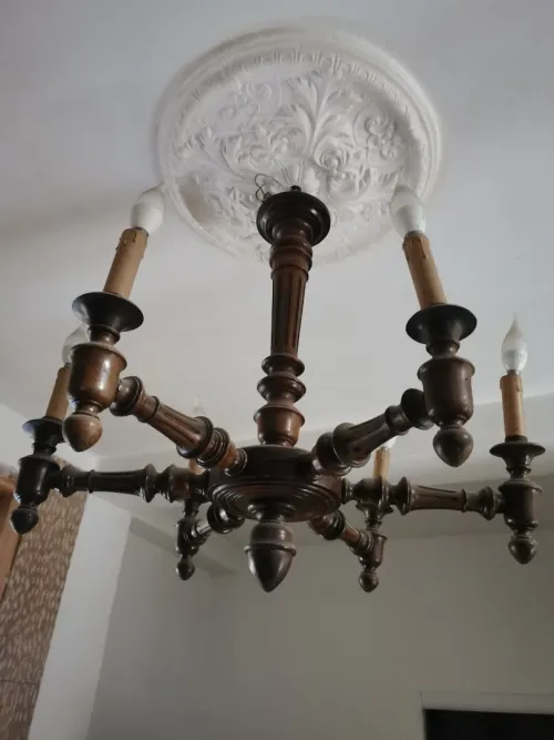 Lustre antique en bois noyer 