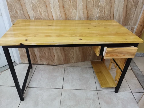 Bureau PC en bois et métal