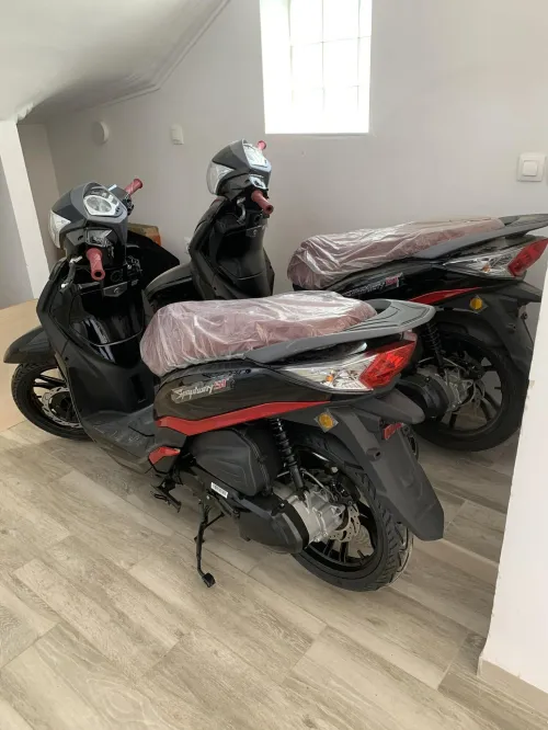 Sym St 150 black&red 2025