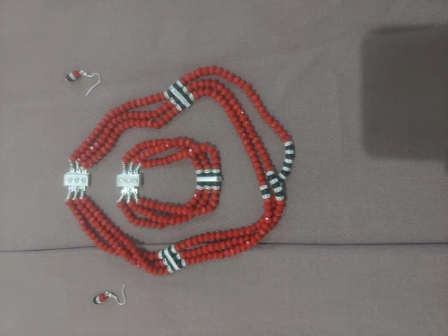 Parure neuve Médine