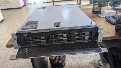 Serveur CISCO XEON 64GB RAM 6 DISK DUR