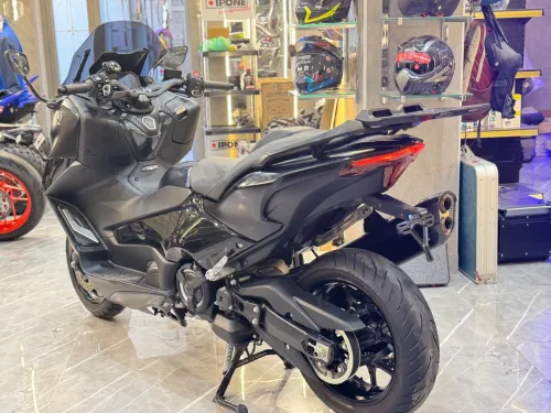 Yamaha Tmax 2023