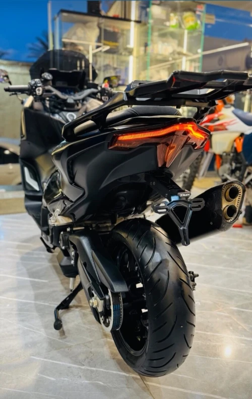 Yamaha Tmax 2023