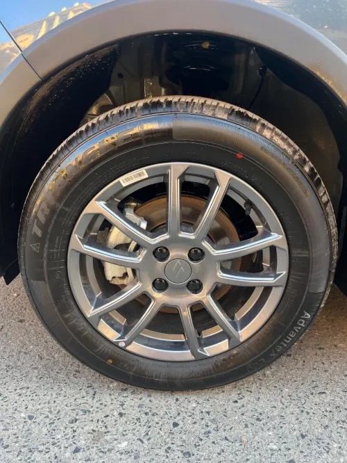 Geely Livan 2026 X3  paro