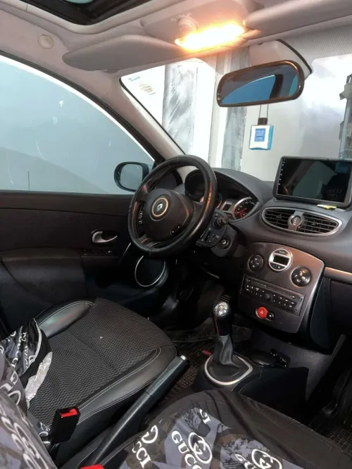 Renault Clio 3 2011 Night and Day