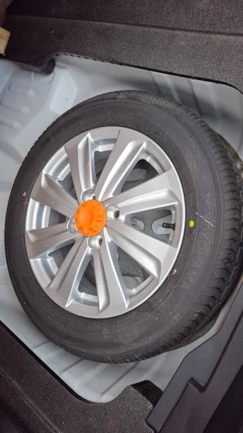 Toyota Yaris Sedan 2015 Play