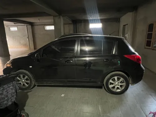 Nissan Tiida 5 portes 2011 Tiida 5 portes