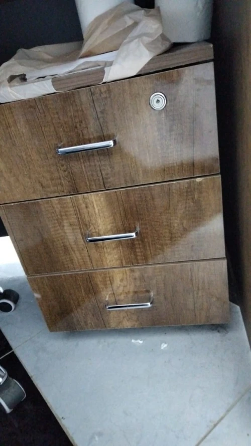 Bureau 1m80 avec retour et caisson