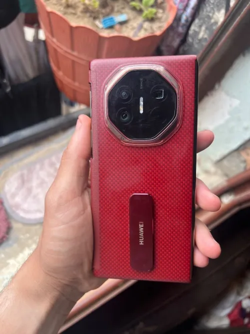 Huawei Mate Xt ultimate design