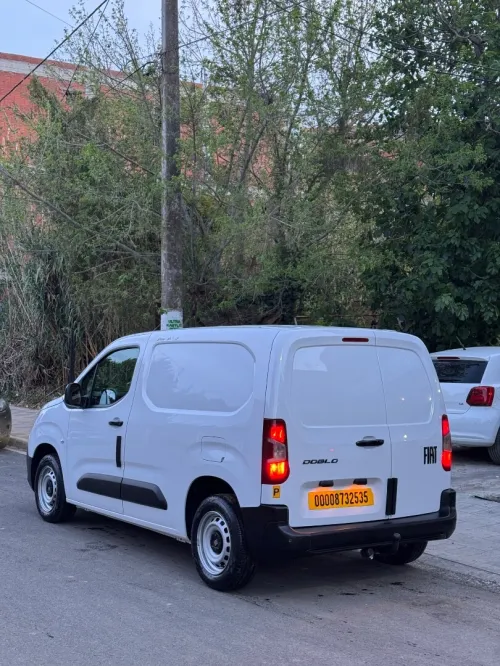 Fiat Doblo 2025 3 places