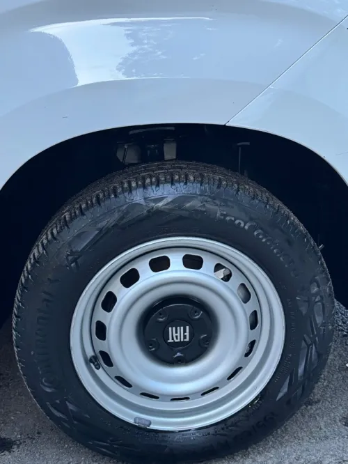 Fiat Doblo 2025 3 places