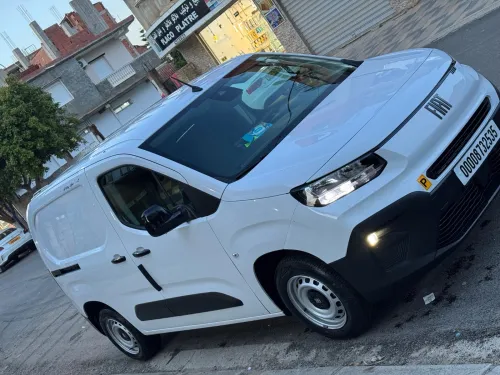 Fiat Doblo 2025 3 places