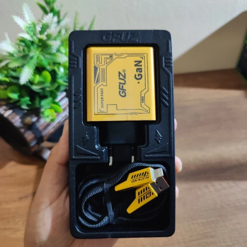 Chargeur GFUZ GaN 120W | USB + Type-C | Câble 4 en 1 Inclus | Charge Rapide