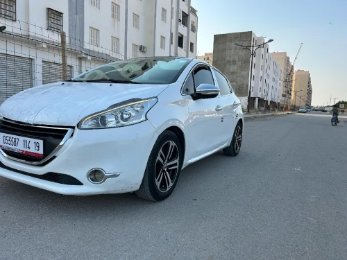 Peugeot 208 2014 Allure